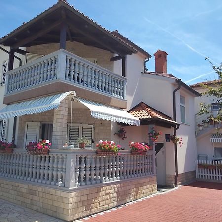 Apartmani Mila-Casa Bianca Medulin Exterior photo